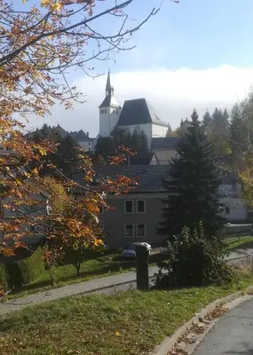 Das Gebäude in dem sich die Ferienwohnung befindet