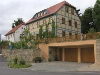 Das Gebäude in dem sich die Ferienwohnung befindet