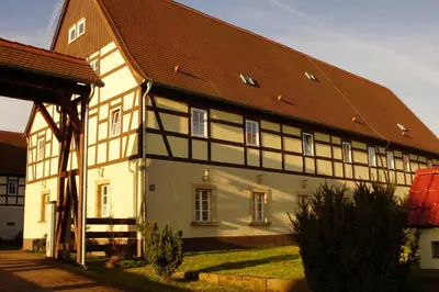 Das Gebäude in dem sich die Pension befindet