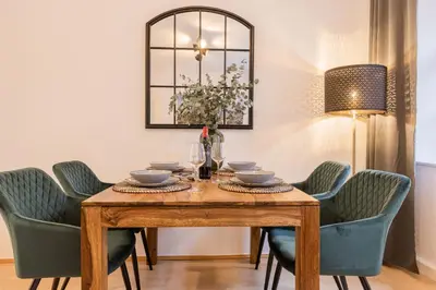 Ein Sitzbereich in der Unterkunft Fynbos Apartments in der Altstadt, Frauenkirche, historisch, Parkplatz