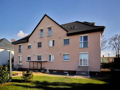 Das Gebäude in dem sich die Ferienwohnung befindet