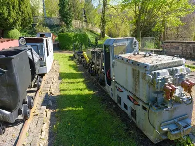 Ein Garten an der Unterkunft Ferienwohnung, Freital