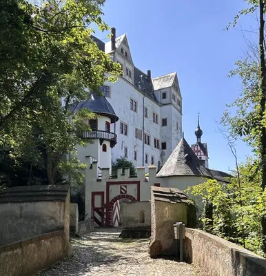 Das Gebäude in dem sich die Pension befindet