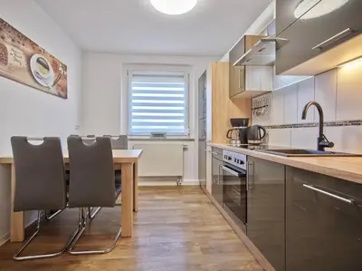 Küche/Küchenzeile in der Unterkunft Ferienwohnung in der Sportstadt Riesa
