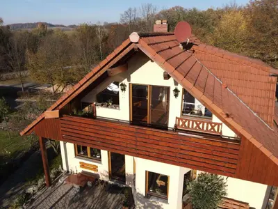 Das Gebäude in dem sich die Ferienwohnung befindet