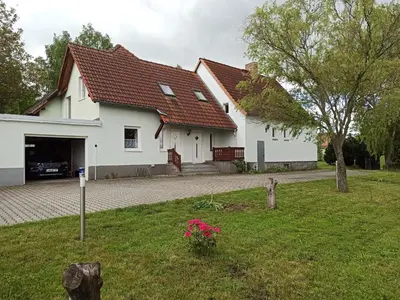 Das Gebäude in dem sich die Ferienwohnung befindet