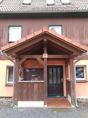 Das Gebäude in dem sich die Ferienwohnung befindet