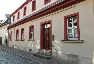 Das Gebäude in dem sich die Pension befindet