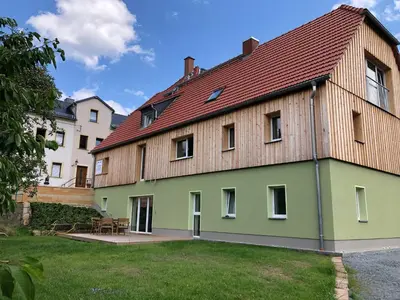 Das Gebäude in dem sich die Ferienwohnung befindet