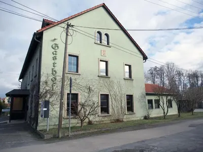 Das Gebäude in dem sich die Pension befindet