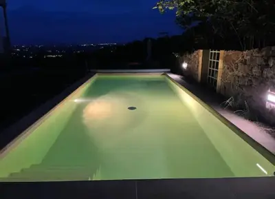 Der Swimmingpool an oder in der Nähe von Wohlfühl-Apartment am Lösnitzgrund