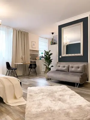 Ein Sitzbereich in der Unterkunft New Deluxe Studio Apartment in quiet back house