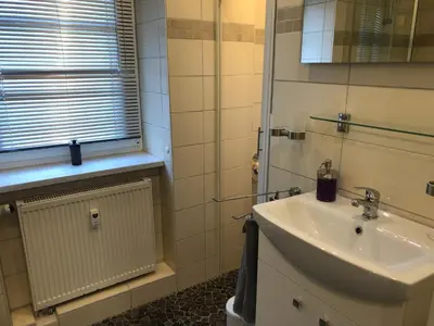 Ein Badezimmer in der Unterkunft GottwaldHaus-Freiberg-Ferienwohnung