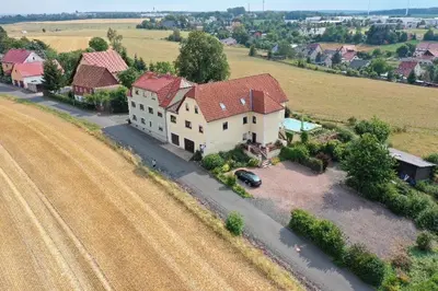 Das Gebäude in dem sich das Bed & Breakfast befindet