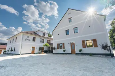 Das Gebäude in dem sich die Ferienwohnung befindet