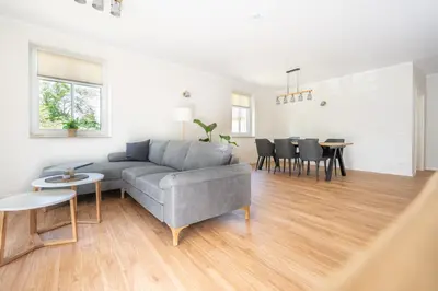 Ein Sitzbereich in der Unterkunft Burghof Apartments Hoyerswerda