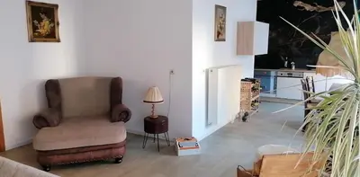 Ein Sitzbereich in der Unterkunft City Apartment #1 bei der Porzellan Manufaktur