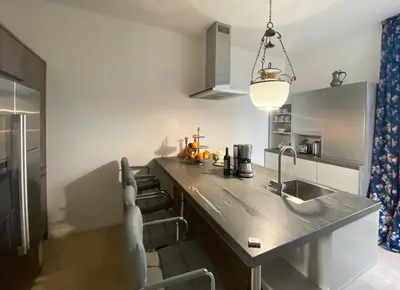 Küche/Küchenzeile in der Unterkunft Altes Pfarrhaus Kurort Gohrisch - Ferienwohnungen - Gartensauna - Parkplätze