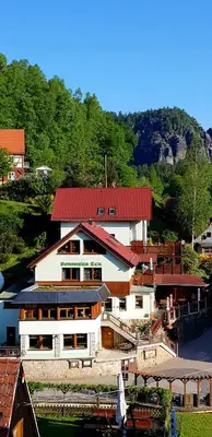 Ein allgemeiner Bergblick oder ein Berglick von der Ferienwohnung aus