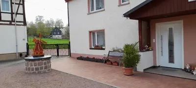 Das Gebäude in dem sich die Ferienwohnung befindet
