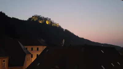 Ein allgemeiner Bergblick oder ein Berglick von der Ferienwohnung aus