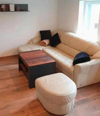 Ein Sitzbereich in der Unterkunft Sächsische Schweiz Ferienhaus 2 mit hervorragendem Panoramablick über das Elbtal