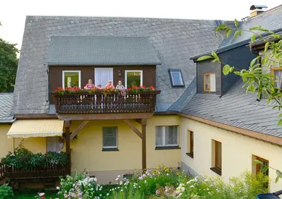 Das Gebäude in dem sich die Ferienwohnung befindet