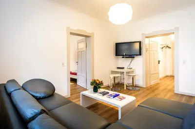 TV/Unterhaltungsangebot in der Unterkunft Wunderschöne Wohnung in sanierter Villa! incl WIFI
