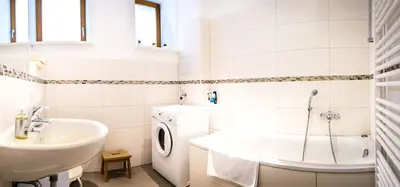 Ein Badezimmer in der Unterkunft Wunderschöne Wohnung in sanierter Villa! incl WIFI
