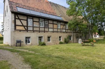 Ein Garten an der Unterkunft Gewölbe aus dem Jahr 1806 genau zw L und DD