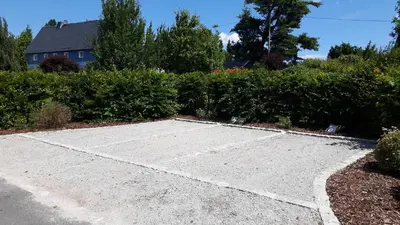 Ein Garten an der Unterkunft Blockstube