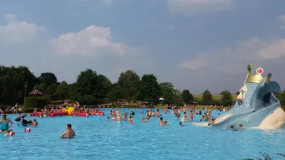 Der Swimmingpool an oder in der Nähe von Blockstube