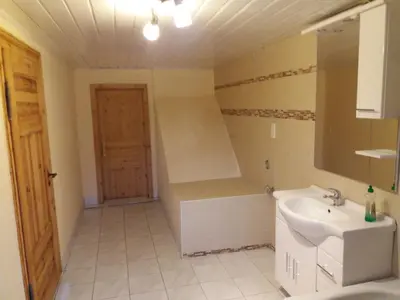 Ein Badezimmer in der Unterkunft FeWo Dorn EG Haus Sandsteinliebe