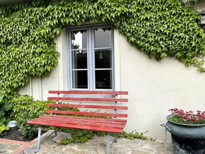 Ein Garten an der Unterkunft FEWO im Kneipenviertel Altkötzschenbroda