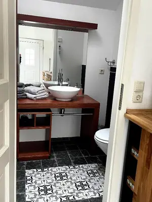 Ein Badezimmer in der Unterkunft FEWO im Kneipenviertel Altkötzschenbroda