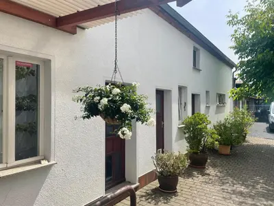 Das Gebäude in dem sich die Ferienwohnung befindet