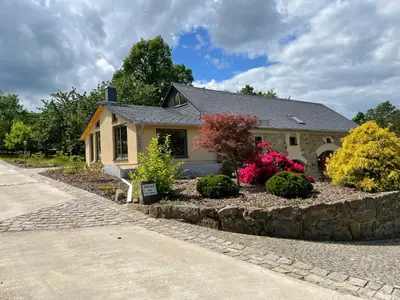 Ein Garten an der Unterkunft Ferienwohnung-Ferienhaus am Picho