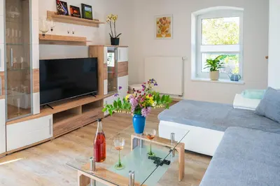 TV/Unterhaltungsangebot in der Unterkunft Ferienhaus Teichblick und Turmblick, mit Kultur in Großzschepa, Nähe Leipzig