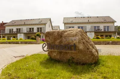 Ein Garten an der Unterkunft Elbresort Kurort Rathen