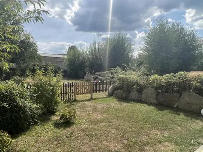 Ein Garten an der Unterkunft Landhaus Weißig & Rathen