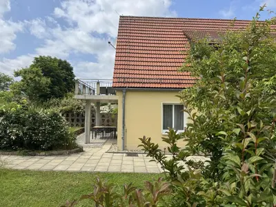 Das Gebäude in dem sich die Ferienwohnung befindet