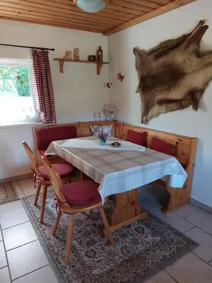 Ein Sitzbereich in der Unterkunft Ferienhaus Elke