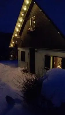 Das Gebäude in dem sich das Ferienhaus befindet
