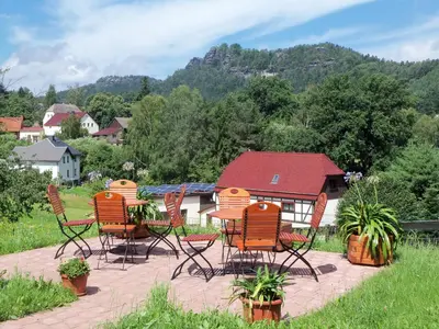 Ein allgemeiner Bergblick oder ein Berglick von der Ferienwohnung aus
