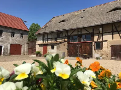 Das Gebäude in dem sich die Ferienwohnung befindet