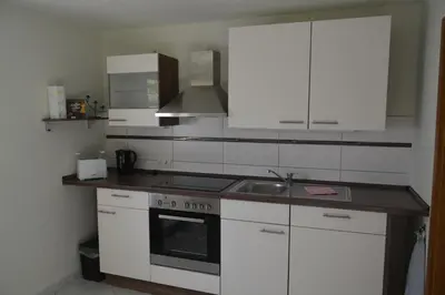 Küche/Küchenzeile in der Unterkunft Ferienwohnung am Storchennest in Burkau