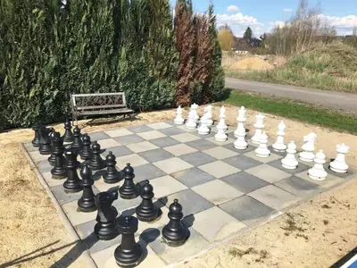 Ein Garten an der Unterkunft Kemenate Penzlin