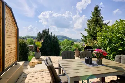Ein allgemeiner Bergblick oder ein Berglick von der Ferienwohnung aus