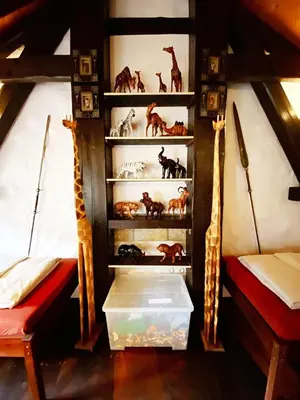 Ein Sitzbereich in der Unterkunft Fewo NAMIBIA-LODGE im Rittergut Leppersdorf bei Dresden