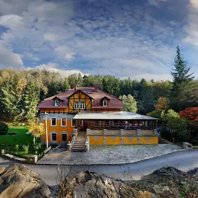 Villa Rotschoenberg im Tal der Freiberger Mulde